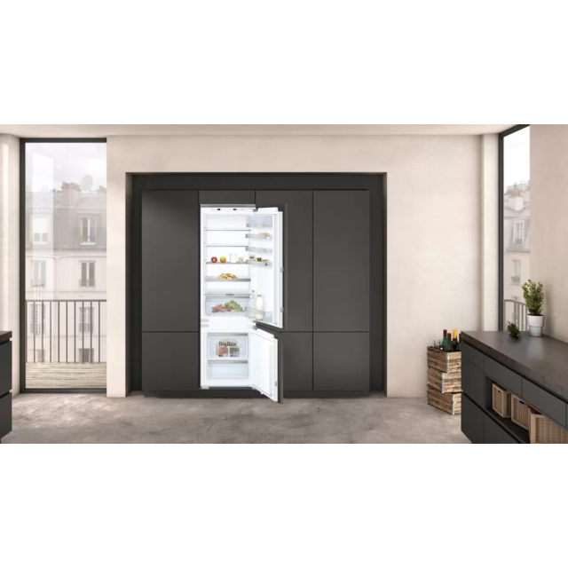 Neff KI6873FE0G 70/30 Built-In Low Frost Fridge Freezer